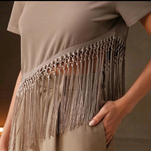 Classic Round Neck Short Sleeve Casual Elegant Fringe Trim High-Quality T-Shirt - Picture 3 of 6